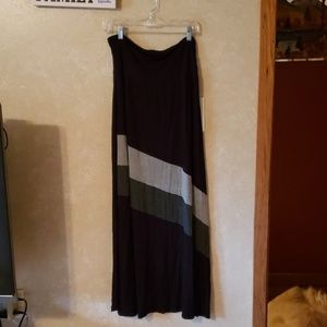 Black and grey maxi skirt